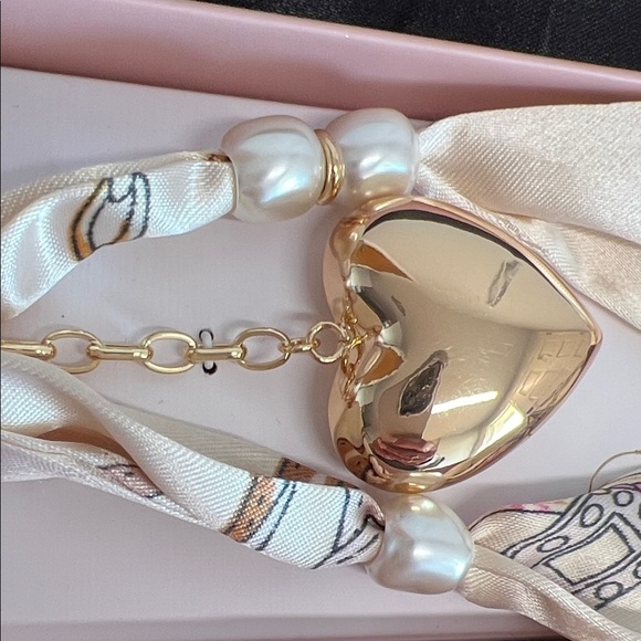 Serefina | Gold Heart Scarf Bag Charm ✨ - Picture 8 of 10